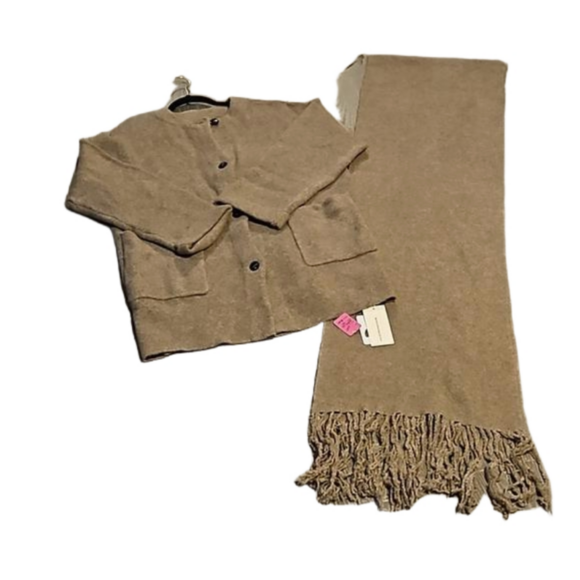 NWTs Commense Sweater Jacket and extra long scarf. - Picture 2 of 12